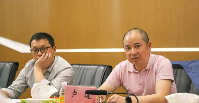 中國有色金屬加工工業(yè)協(xié)會一行人聽取了華昌發(fā)展戰(zhàn)略的匯報