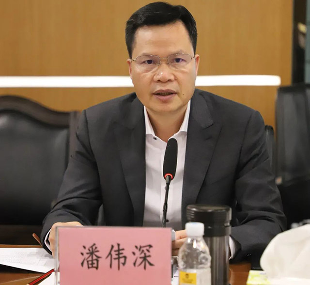 華昌集團(tuán)董事長潘偉深向參與啟動(dòng)會(huì)的所有領(lǐng)導(dǎo)表示歡迎