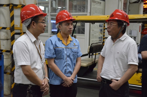 中國有色金屬工業(yè)協會文獻軍副會長及濱州市崔洪剛副市長等領導蒞臨我司考察